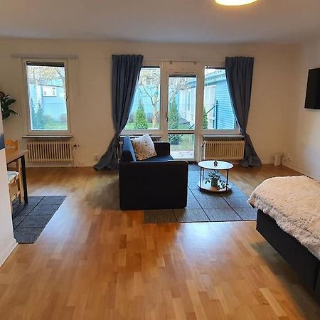 Apartment With Garden Near Metro! Stockholm Exterior foto