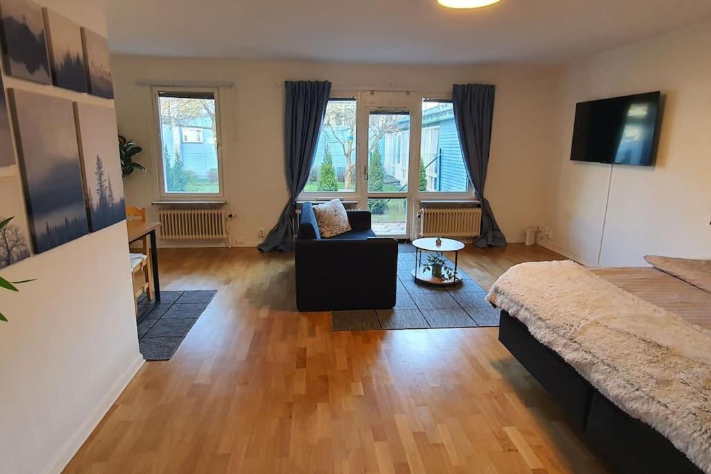 Apartment With Garden Near Metro! Stockholm Exterior foto