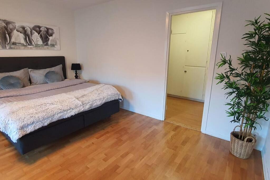 Apartment With Garden Near Metro! Stockholm Exterior foto