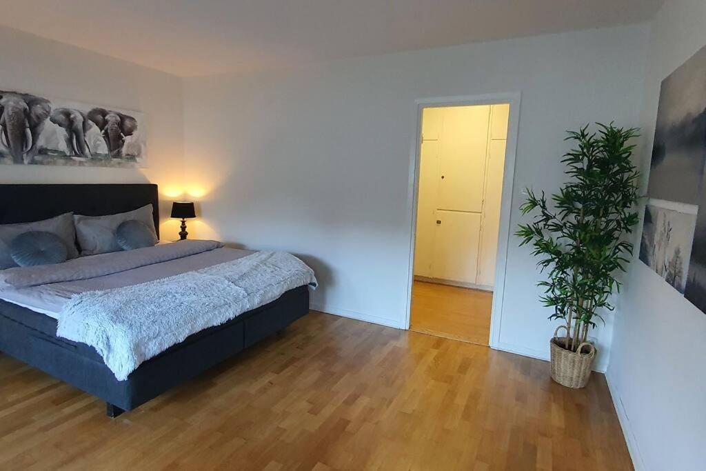 Apartment With Garden Near Metro! Stockholm Exterior foto