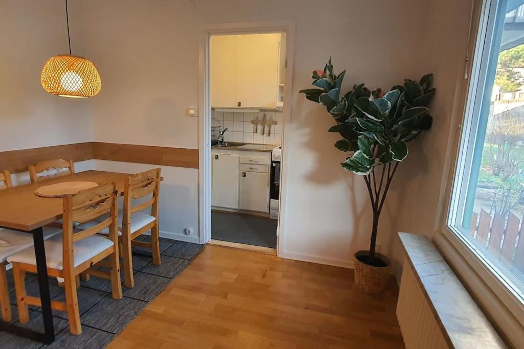Apartment With Garden Near Metro! Stockholm Exterior foto